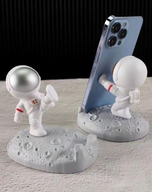 Nordic Style Astronaut Mobile Phone Stand – Unique Desktop Holder for Smartphones (Random Color, 200g)